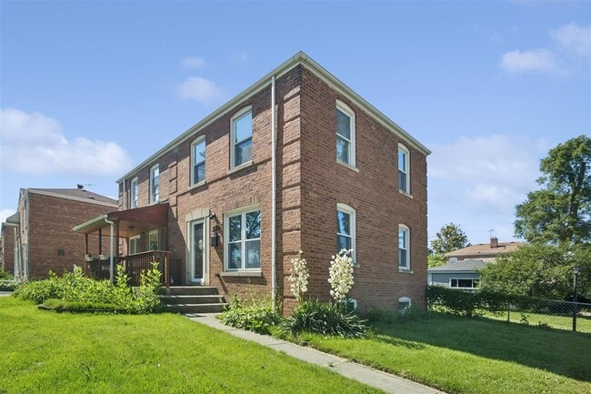 Building Photo - 1798 Howard Ave