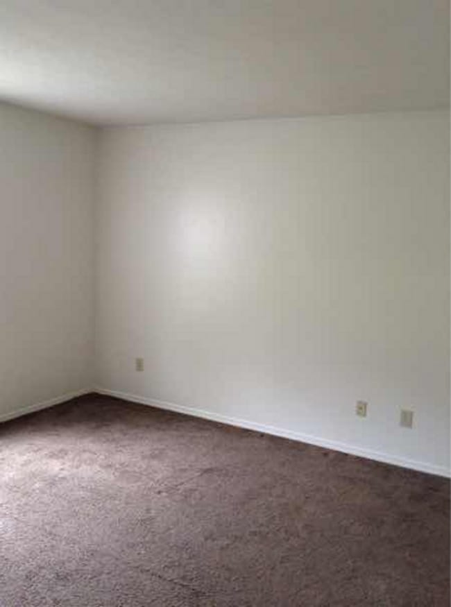 320 W 17th St