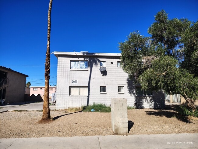 Photo - 2929 Elm Ave