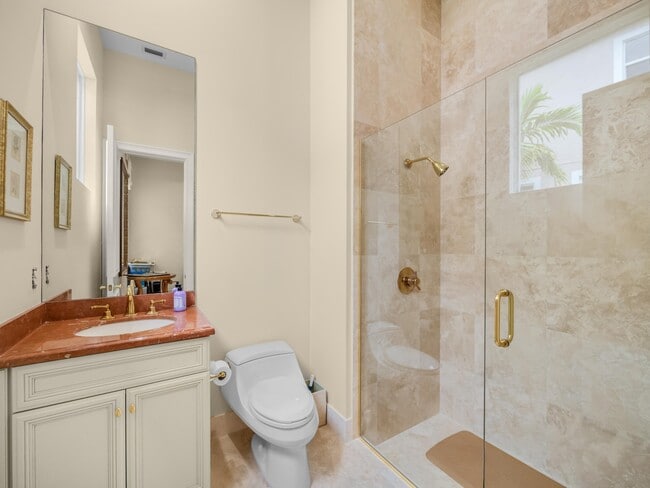 Photo - 606 Hermitage Cir