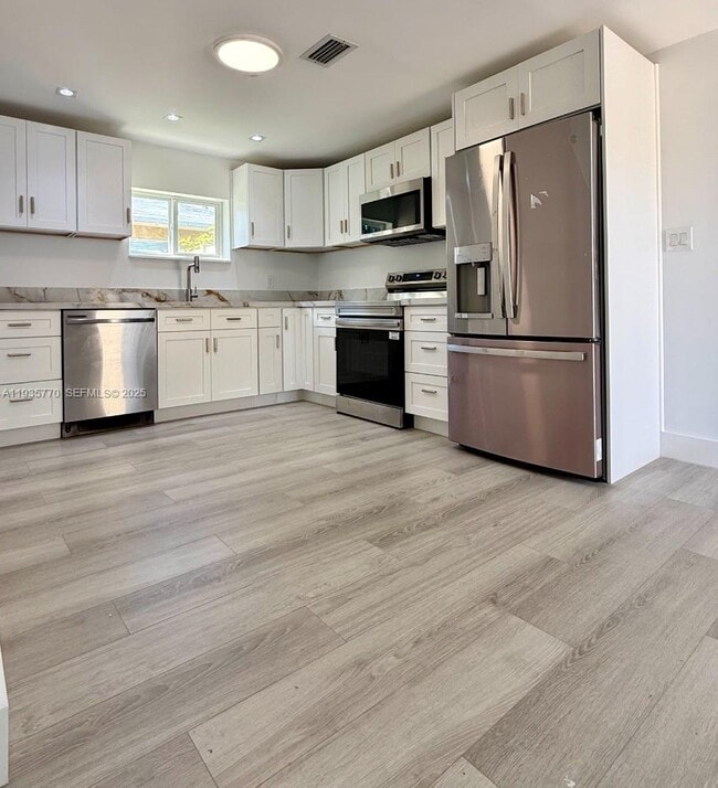 Photo - 716 NE 7th St Unit B