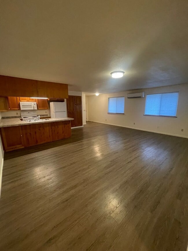 Photo - Convieniently located charming duplex with modern updates!