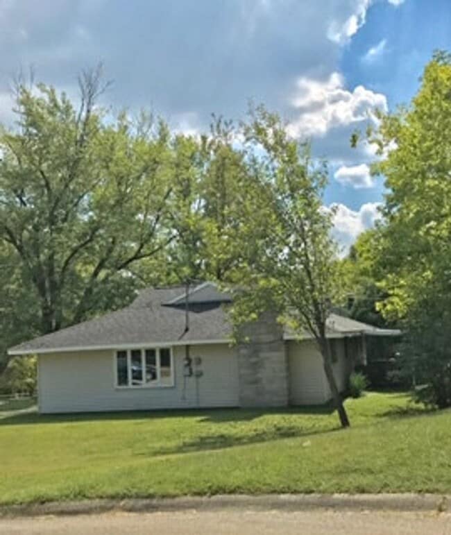 Photo - 3 Bedroom Ranch Home Avail August 2026;  M...