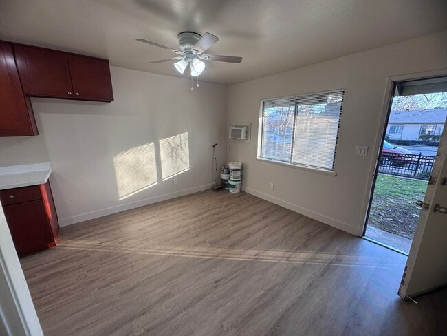 Photo - Remodeled Studio Near Sutter Park & Tower Bridge Unit B