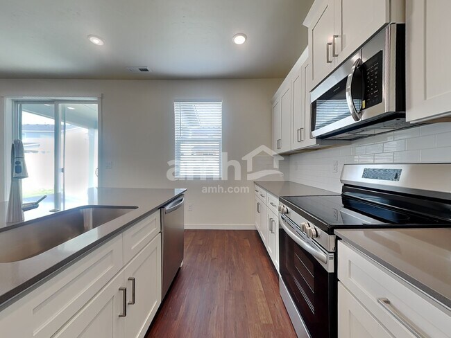 Photo - 1480 N Garnet Creek Ave