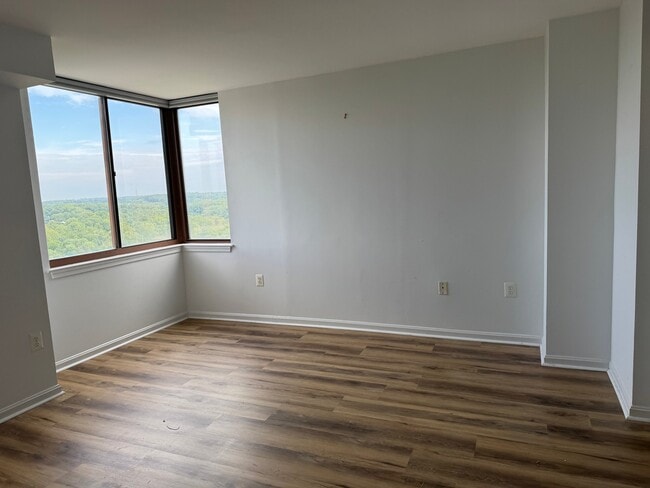 Photo - 10101 Grosvenor Pl Unit 1906