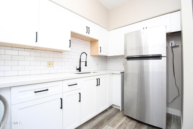 Photo - 2807 E Paradise Ln Unit Apt 102