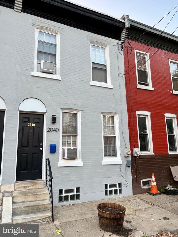 Photo - 2040 N Darien St