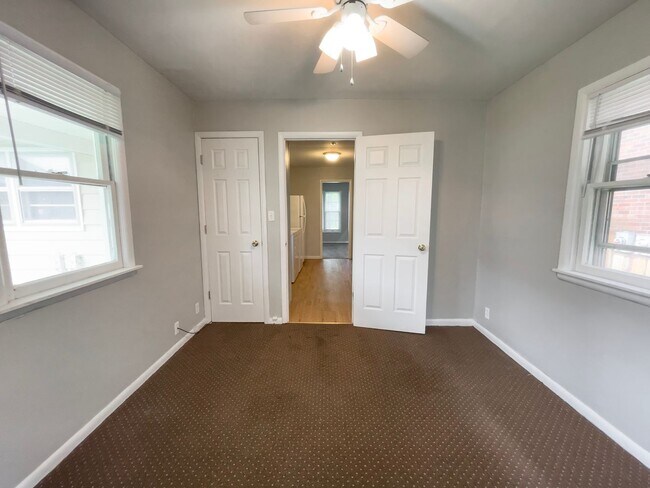 Photo - In-Unit Washer and Dryer