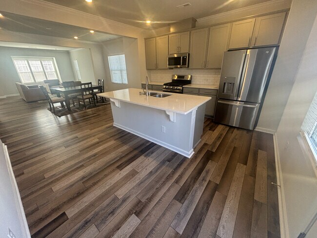 Photo - Room in Townhome on Carolina Spgs Blvd