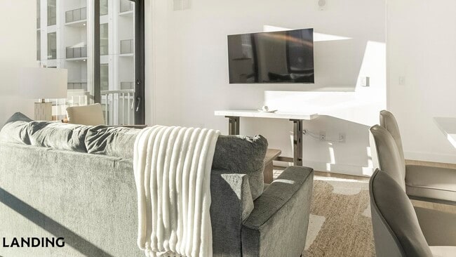 Photo - 1007 S Mint St Unit 809