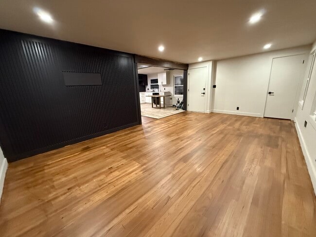 Building Photo - 4330 N 91st St Unit 4330