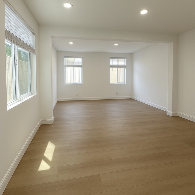 Photo - 5032 Farago Ave