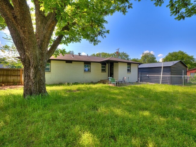 Great home, 4 bedrooms or 3+study, 1.5 bat... - Great home, 4 bedrooms or 3+study, 1.5 bat...