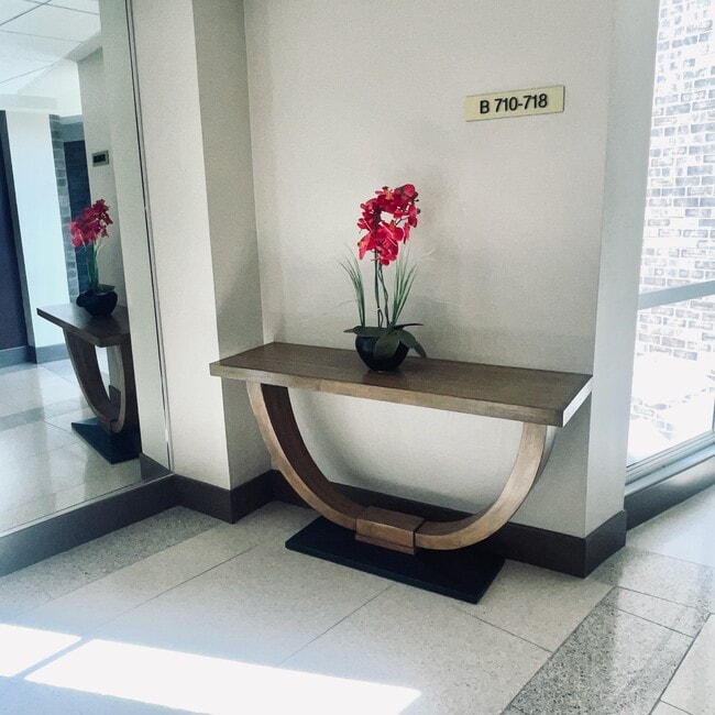 Building Photo - 1001 City Ave Unit WA-708