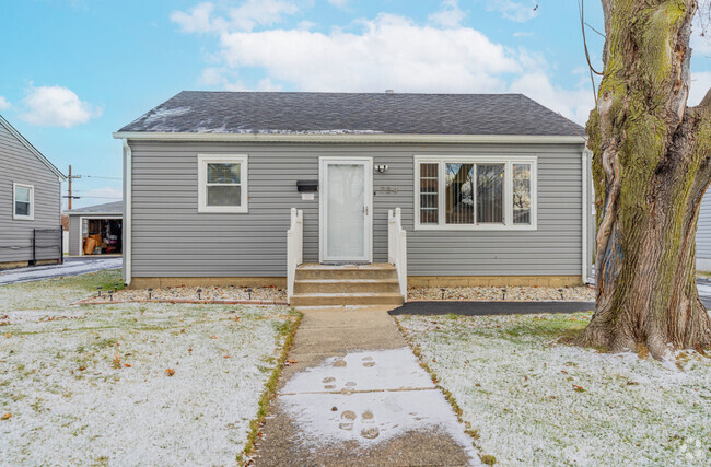 Building Photo - 734 Gates St Rental