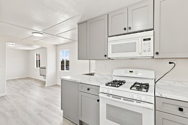 Photo - 30 Hawthorne Ave Unit 30-D
