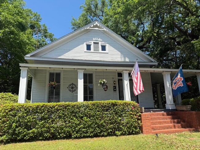 Photo - 2162 Dauphin St House
