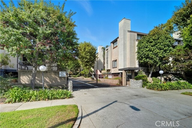 Building Photo - 8707 Falmouth Ave Unit 125