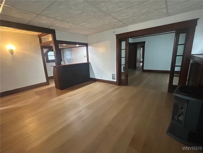 Photo - 528 Ontario St