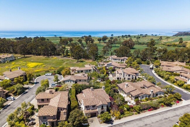 Photo - The Bluff's Coastal Living 3 bdrm Luxury Home