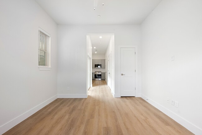 Building Photo - 5313 Reiger Ave