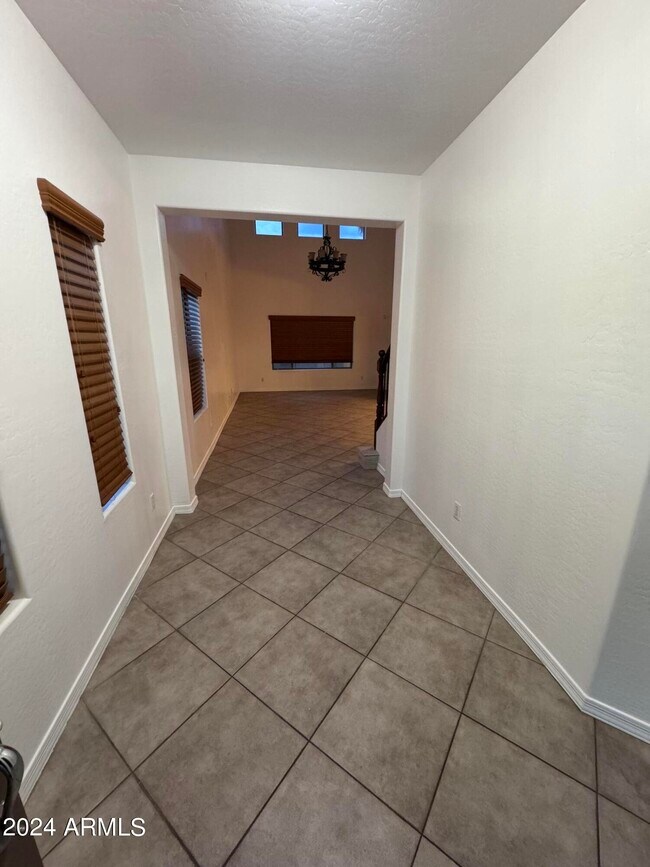 Photo - 2110 W Kathleen Rd