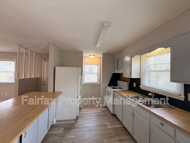 Photo - 3221 Dearborn Dr