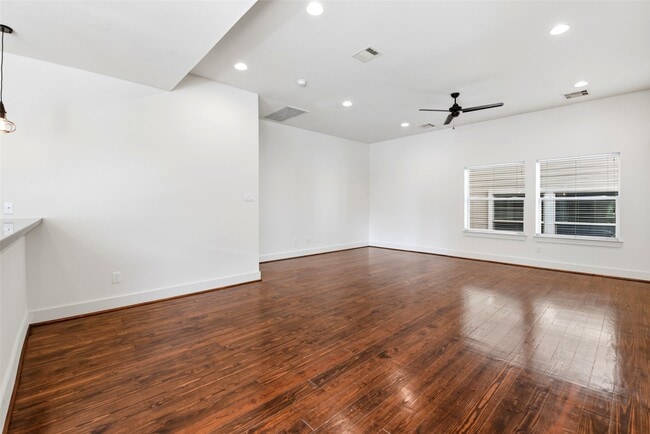 Photo - 1512 Crockett St