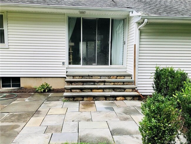 Photo - 249 New Canaan Ave