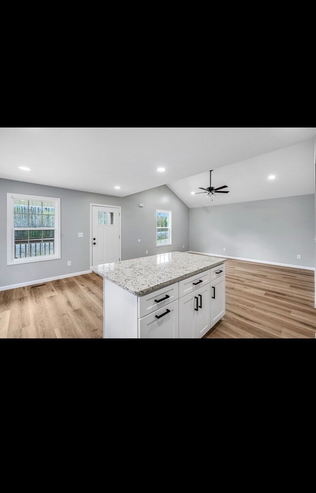 Photo - 1628 Waring Rd NW