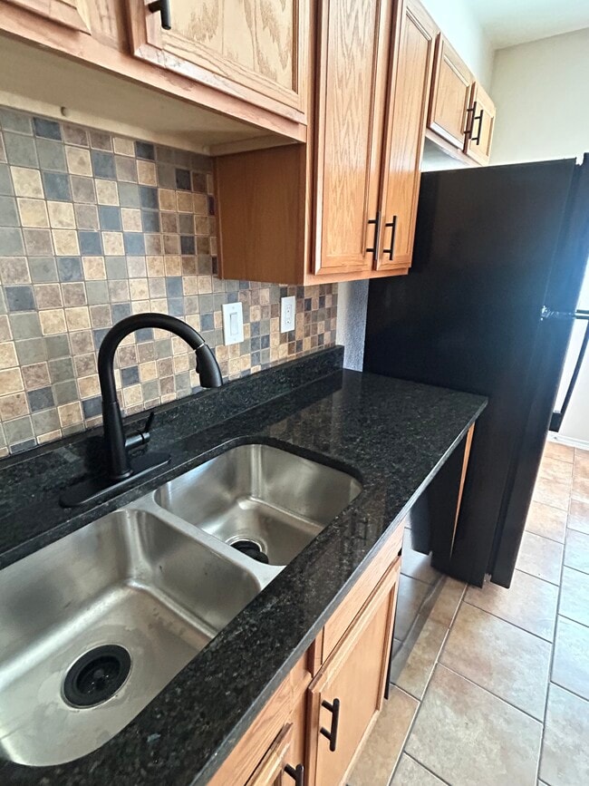 Photo - La Jolla Place Apartments