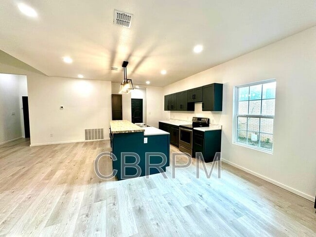 Photo - 2617 47th St