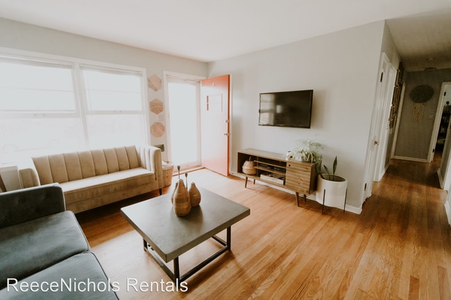 Photo - 3 br, 1.5 bath House - 5814 Russell Street