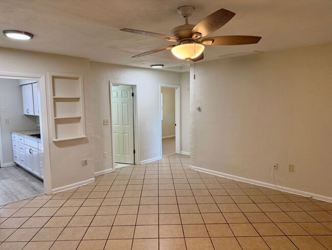 Photo - Amazing 2/1 so Close to the Ocean that you can see it from your Street!