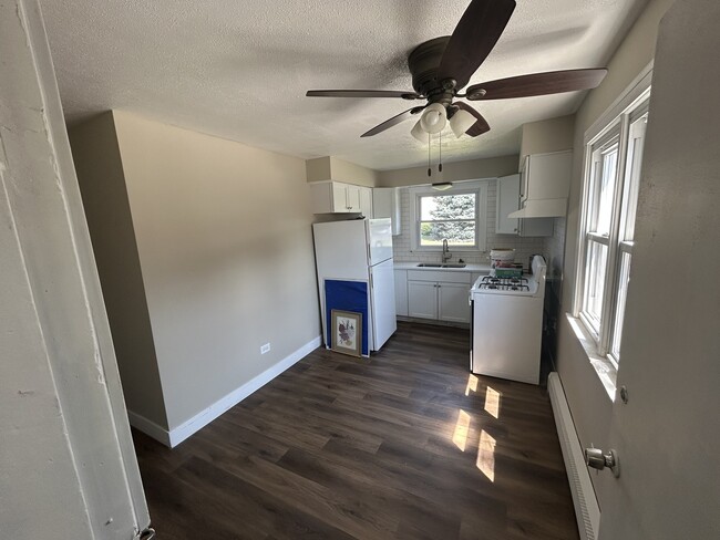 Building Photo - 7403 W 71st St Rental