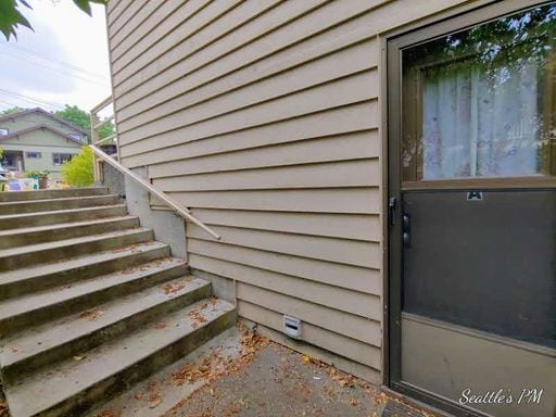 Photo - Adorable Maple Leaf ADU with Private Entrance- 2 Bedroom\1 Bathroom