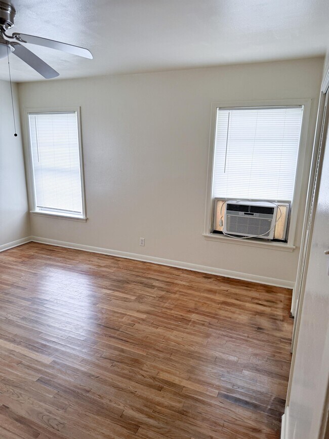 Photo - 1203 Batts St