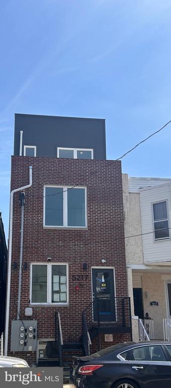 Photo - 5217 Warren St