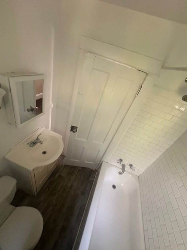 Photo - 180-182 Peck Street Unidad 182 Peck