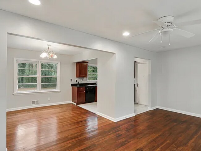 Photo - 3-bedroom, 1.5-bath in Decatur!