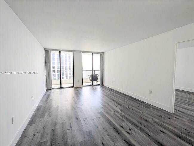 Photo - 555 NE 15th St Unit 12D