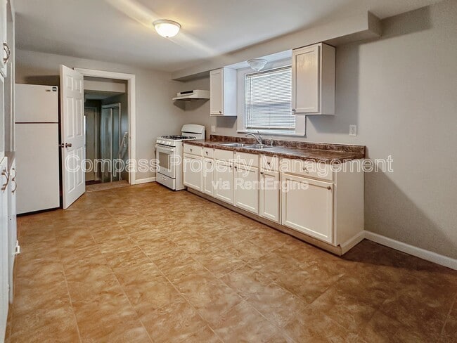 Photo - 951 Bridge St NW Unit 1