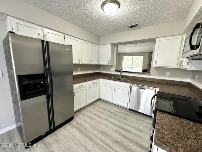 Photo - 6281 Island Forest Dr