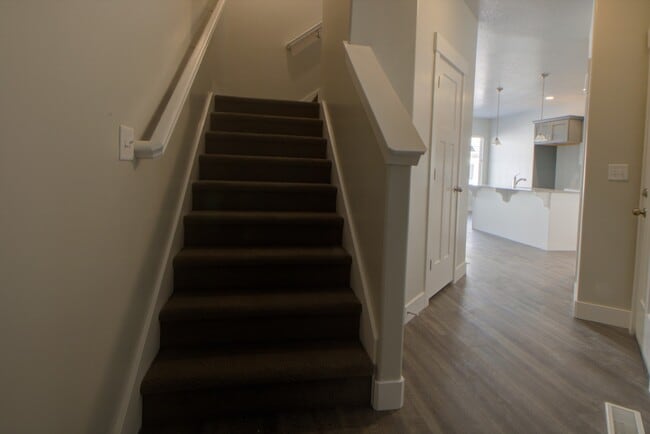 Photo - 4 Bedroom 2.5 Bathroom Townhome in Lehi