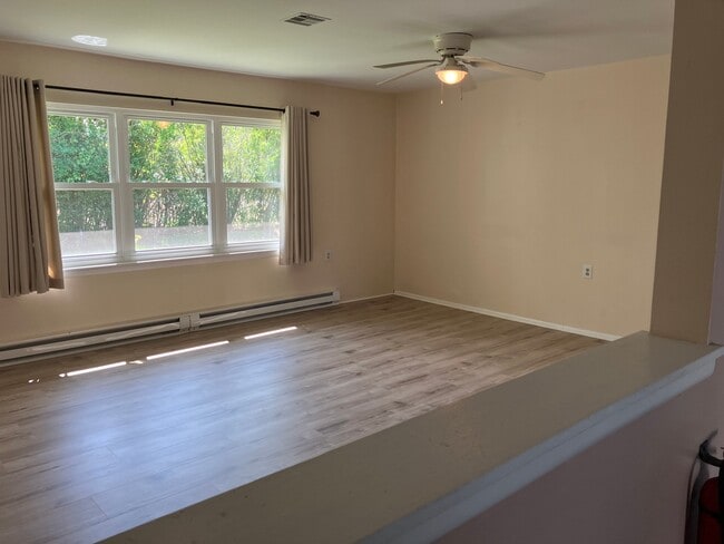 Photo - 335A Canterbury Ct
