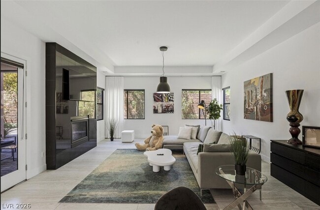 Building Photo - 47 Pristine Glen St