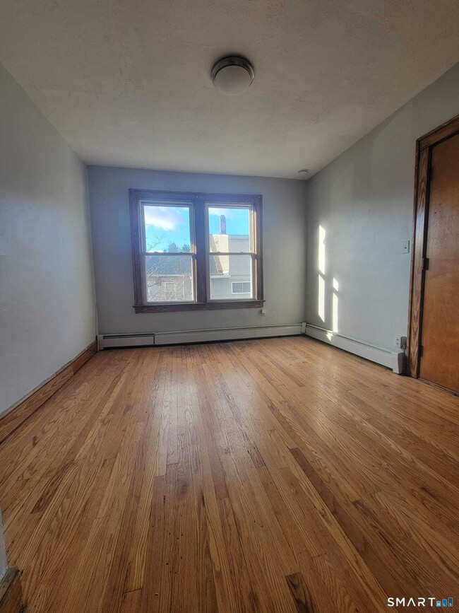 Photo - 1048 Broad St Unit 2B