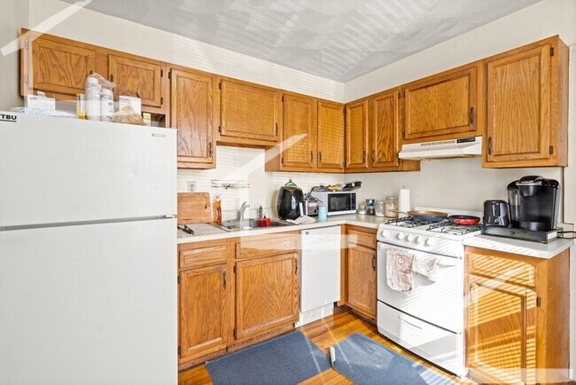 Photo - Huge one bed one bath in Brighton...