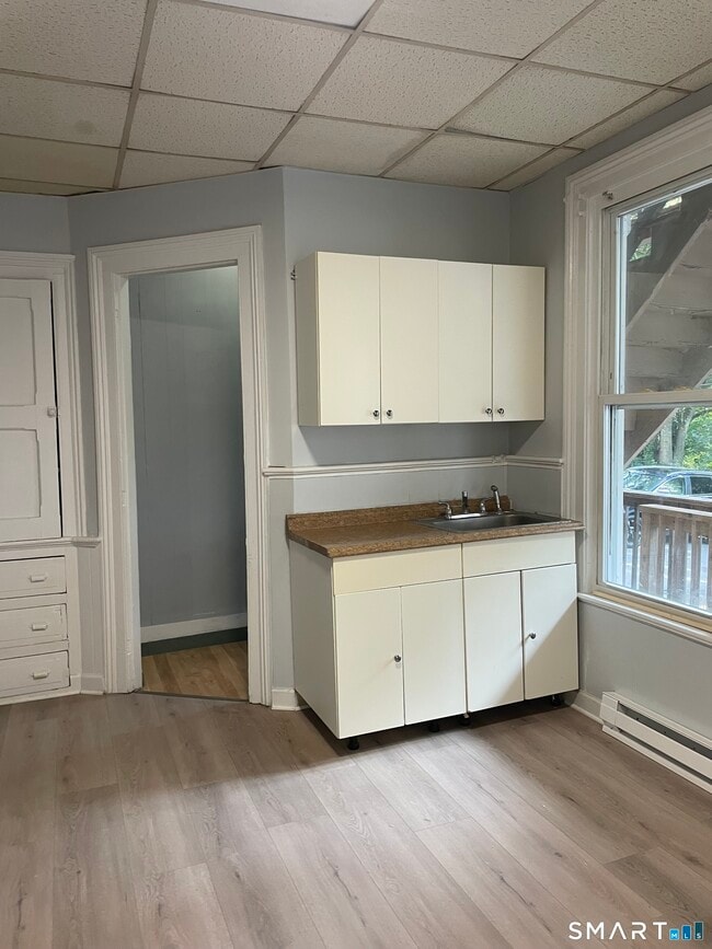 Photo - 1086 E Main St